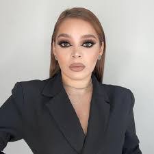 Denise Castillo's Instagram, Twitter & Facebook