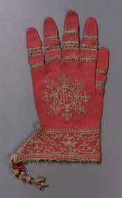 Ecclesiastical Glove Spanish Probably 1510 20 Spain Dimensions L 29 5 Cm 11 5 8 In Medium Or Gloves Vintage Gloves Antique Clothing