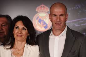 Zinedine zidane and his son take on ander herrera and a famous freestyle footballer. Zidane Unveiled I Couldn T Say No To Real Madrid As Com
