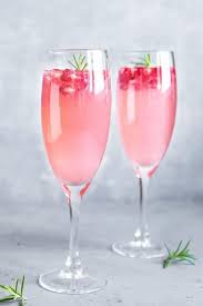 Hola mis queridos amigos, como estan?esta bebida es especial en estas fechas, me encanta espero que a ustedes les guste mucho.ingredientes.1 vino tinto el. French Rose Champagne Punch Champagne And Coconuts