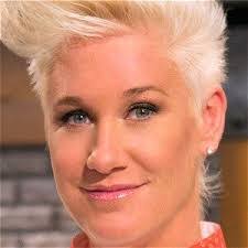 Kathleen Mabe's Instagram, Twitter & Facebook