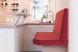 Kuche Mit Theke Und Roter Sitzbank Inneneinrichtung Haus Haid Trend 157 W Hartl Haus Hausbaudirekt De Haus Kuchen Sitzbank Kuche Hartl Haus