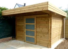 Venez vite découvrir nos abris de jardin, range bûches et coffres de rangement nécessaires pour protéger vos outils de jardin motorisés, mobilier de jardin, vélos et jeux de plein air des intempéries. Abri De Jardin Comment Choisir Promotion Et Destockage Entprim