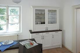 The site owner hides the web page description. Weisses Buffet In Landhauskuche Landhausstil Kuche Nurnberg Von Kuchen Quelle Gmbh