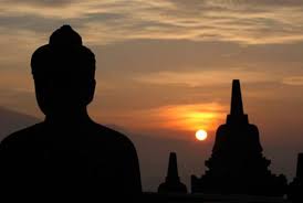 Hari ini umat buddha memperingati hari raya waisak 2020 lho! Indahnya Tradisi Perayaan Waisak Berbagai Negara