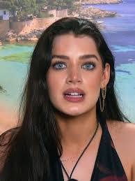 Claudia Moon's Instagram, Twitter & Facebook