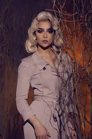 كشفت الإعلامية الكويتية فجر السعيد أن الفنانة بلقيس فتحي رفعت دعوى قضائية ضدها، والتي على إثرها تم استدعائها في النيابة للمثول أمام التحقيق. Ø¨Ø§Ù„ØµÙˆØ± Ø¨Ù„Ù‚ÙŠØ³ ØªØ«ÙŠØ± Ø§Ù„Ø¬Ø¯Ù„ ÙˆÙ…Ø§ Ø­Ù‚ÙŠÙ‚Ø© Ø­Ù…Ù„Ù‡Ø§ Ù…Ø¬Ù„Ø© Ø³ÙŠØ¯ØªÙŠ