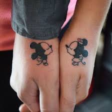 1001 Ideas Y Consejos De Tatuajes Para Parejas Mickey Tatuaje Disenos De Tatuaje Para Parejas Tatuajes De Parejas