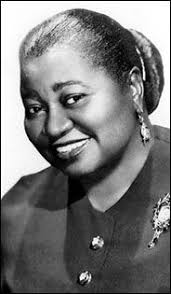 Best Black Actresses In Their 40s Julius Speaks Best Black Film Actresses By Decade 1930s 40s Hattie Mcdaniel Black Hollywood Black Actresses