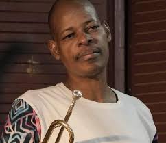 Besson Cornet Artist Roger Webster performs "With Malice Toward None" by  John Williams.