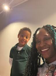 It's Richie and his auntie Renee!