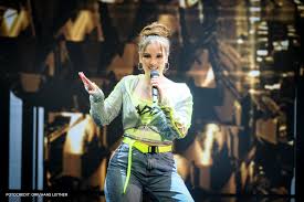Grab your guitar, ukulele or piano and jam along in no time. Starmania 21 Das Versteht Keiner