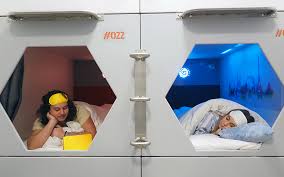 The perks of staying at st christopher's. St Christopher S Inn Is Britain S Very First Capsule Hotel