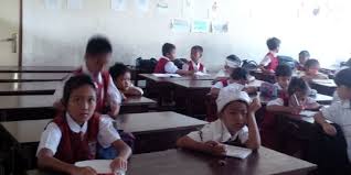 Jangan efi, jangan bilangin abah., kata ayu membujuk. Pemasangan Badge Aku Benci Korupsi Di Seragam Sekolah Dianggap Ribet Merdeka Com