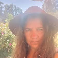 Amazon.com: TIPS DE UN PARCELERO: Lo que todo dueño, o futuro dueño de  parcela, debe saber (Spanish Edition) eBook : Paillalef Araya, María Inés ,  Araya Martinez, Soledad: Tienda Kindle