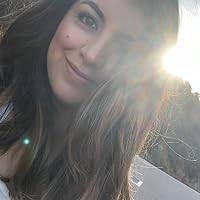 Lydia Lloyd's Instagram, Twitter & Facebook