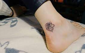 Tetování je stále v kurzu. Motyv Tetovani Beran Tetovani Zverokruhu Beran Beran Symbolizuje Tvrdohlavost Pokud Jste Narozeni Ve Znameni Berana Muzete Si Toto Znameni Nechat Vytetovat Jenniferscakeemporiu