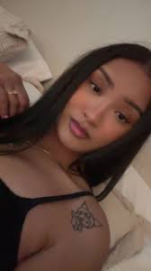 Ebony Guzmán (@ebonyyguzman)