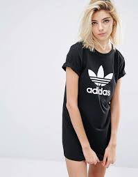 Adidas Originals Black And White T Shirt Adidas Originals T Shirt Dress In Black And White Wear With Bare Legs And White Sneakers For Casual Cool Spon Adi T Shirt Dress Shirt Dress Tee Shirt Dress