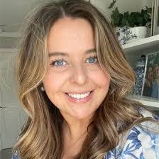 Carly Grace's Instagram, Twitter & Facebook