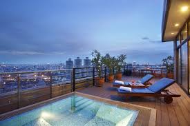 Les 20 Plus Beaux Penthouses De New York Luxury Penthouse Apartment Pool New York Penthouse
