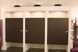 | meaning, pronunciation, translations and examples. 3ccchicago Women S Clothing Store Remodel Changing Room Boutique Dressing Room Room Doors