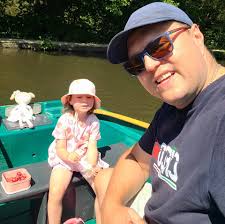 Hi, Leaf 2, 17000km, strange metallic knocking noise when starting and  braking, also while driving (accelerating, braking). I hear it near the  front wheels, but I don't know where it's coming from.