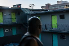 Nous sommes déjà équipés en ventilateurs à la maison, mais des connaissances à vancouver vivent. 8jwu Icnmy5gqm
