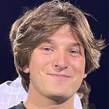 Adam Lapinski's Instagram, Twitter & Facebook