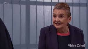 Pasti, pasti, pastičky kaip anna. Pelisky Slunecna Eva Holubova Ucitelka Hana S Rozmohl Se Nam Tady Takovy Nesvar 1999 Vs 2020 Youtube