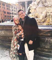 Farah menjadi tetamu jemputan program masakan cerita rasa anis dalam titian cinta, gandingannya bersama zul ariffin nyata meninggalkan impak besar kepada. Zul Ariffin Photos Facebook