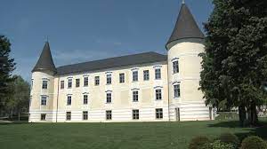 Travel guide resource for your visit to weinzierl. Weinzierl Castle Wikipedia