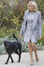 Brigitte Macron S Tres Chic Style French First Lady Jeans And Sneakers Outfit First Lady