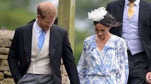 fotos el detalle con que la sobrina de lady di recordó a su tía en el día de su boda. Royaler Gast Meghan Markle Im Hippie Look Bei Der Hochzeit Von Dianas Nichte Vogue Germany