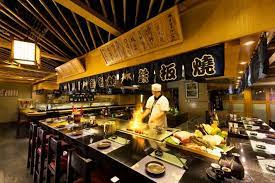 We have some yummy petit fours (mini fruit tarts, pecan target, classic opera cake, dark chocolate mousse) and also creme brûlée tart (4), chocolate 🍫 creme brûlée, and mango 🥭 mousse cake 🧁. Airport Izakaya Teppanyaki Bar Izakaya Teppanyaki Sushi Bar