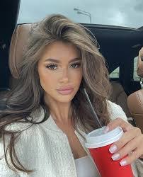 Danielle Gogert's Instagram, Twitter & Facebook