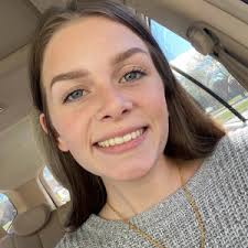 Abigail Langer's Instagram, Twitter & Facebook