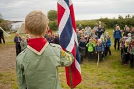 Det norske flagg er sannelig under press på sin egen dag. Fargelegge Flagg Kfuk Kfum Speiderne