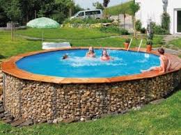 Bonjour Pensez Vous Qu Il Est Possible De Realiser Une Piscine Type Hors Sol Avec Des Gabion L Idee Stupide Serait De Creer Un B Tuin Achtertuin Zwembaden