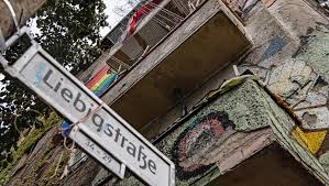Book now at 20 restaurants near liebieghaus on opentable. Liebig 34 Grundschule Will Mit Minderjahrigen Raumung Von Besetztem Haus Verhindern