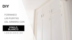 Decorar puertas de armario empotrado. Forramos Puertas De Armario Empotrado Con Vinilo Blanco Lokoloko Youtube