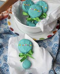 Oreo Pop Baby Rattles Such An Awesome Idea For A Baby Shower Oreo Pops Baby Shower Favors Baby Shower Favors Diy