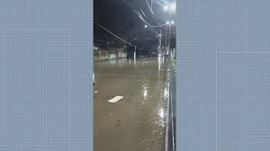RJ tem previsão de chuva ao longo de todo o dia; Caxias está em alerta máximo por conta do temporal forte que atinge a cidade