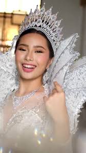 Hailey Santos (@haileysshiii)