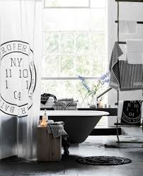 Finden sie hier duschvorhänge aus textil, duschspinnen, duschvorhänge für die badewanne u.v.m. Duschvorhang Die Schonsten Ideen Und Gestaltungstipps