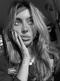 Mollie Miles's Instagram, Twitter & Facebook