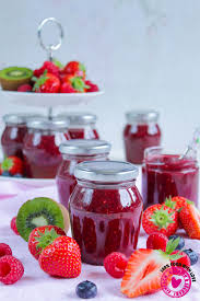 Erdbeer Himbeer Kiwi Konfiture Sommergluck We Would Like To Introduce You To A Helper Who Will Have Your Right Arm In The Kitchen Kiwi Jam Food Strawberry