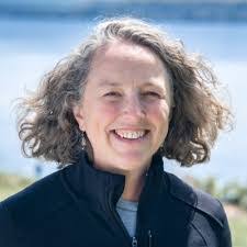 Leslie Dailey's Instagram, Twitter & Facebook