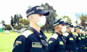 Las tallas y la adaptación del uniforme al vestuario y calzado de cada funcionario. Cambios En La Policia Nacional Nuevo Estatuto Disciplinario Uniformes Azules Entre Otros