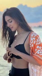 Mukti Mohan ने बिकिनी में शेयर कीं हॉट फोटोज